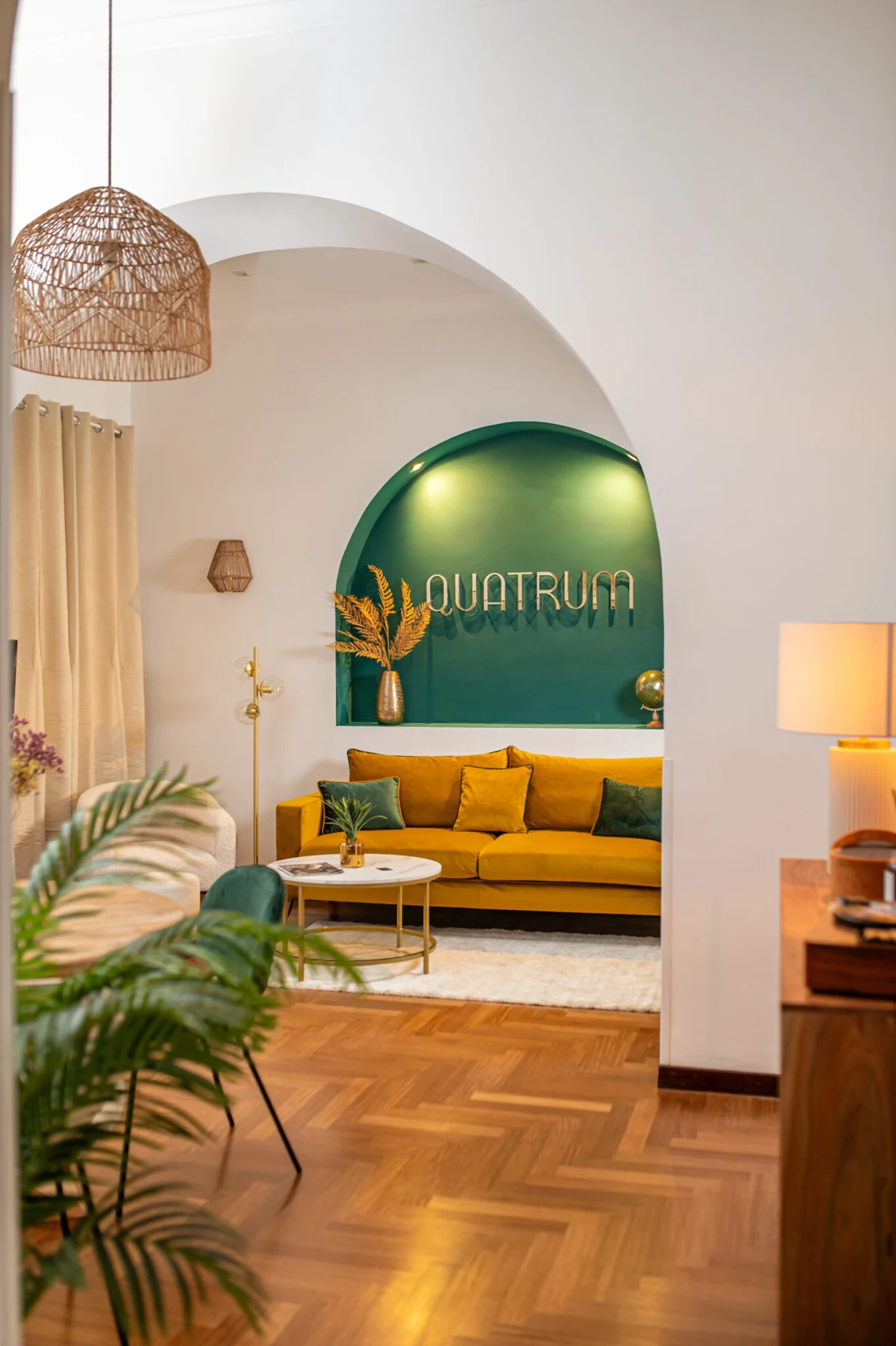 Il soggiorno reale di Quatrum Apartment a Chiaia
